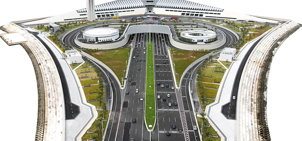 Vue des véhicules entrant dans le tunnel immergé et en sortant sur l’île artificielle ouest de la liaison Shenzhen-Zhongshan. ZHONG ZHIHUI / NANFANG DAILY