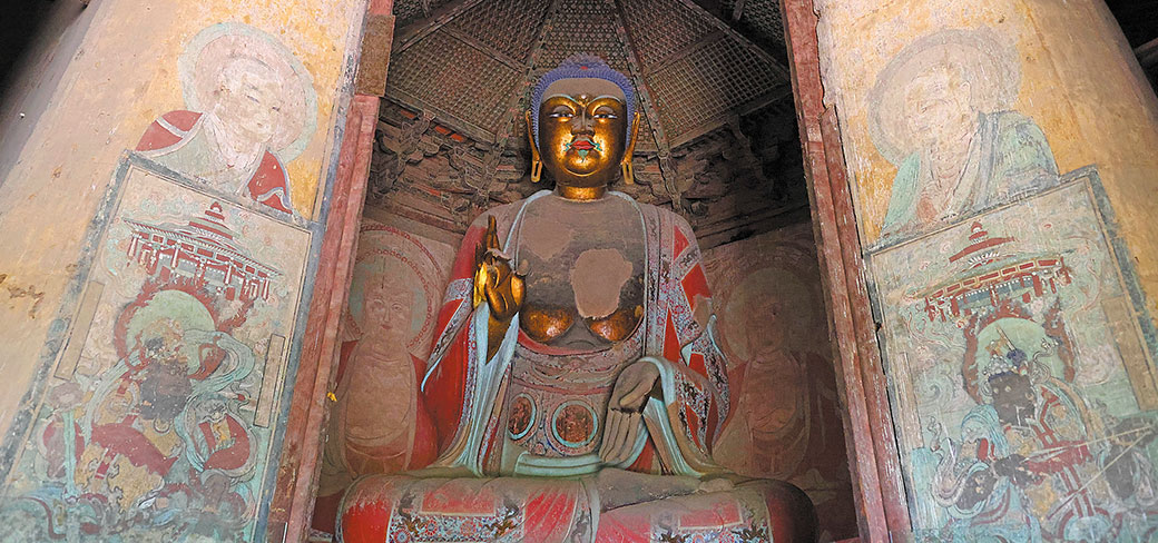 Une statue bouddhiste bien préservée dans la pagode Sakyamuni. ZHU XINGXIN / CHINA DAILY