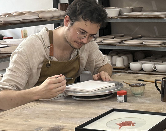 Un céramiste français façonne son rêve dans la capitale chinoise de la porcelaine