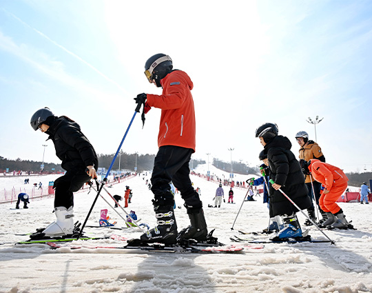 De Harbin aux Alpes : l’essor du tourisme hivernal chinois attire l’Europe